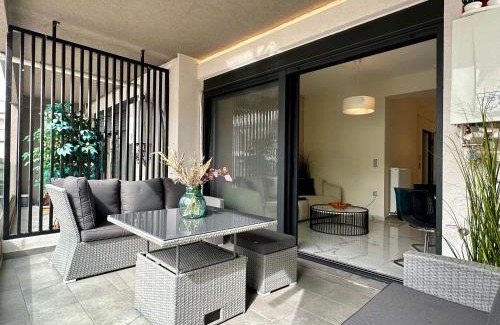 Petralona Apartment | Sky Suite Apartments - Cloud9 in the City