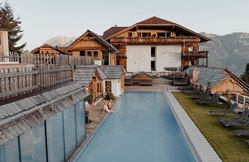 Haus House | Sky Suite Large, separate WC and bath/shower (from 7 nights) - Nature and Wellness Hotel