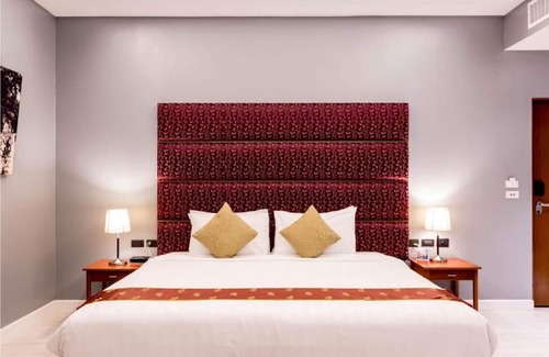 Patong Resort | Sky Suites Indochine Phuket (003)