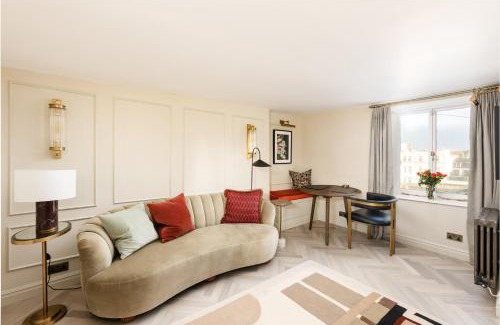 Hove Apartment | Sky View Double Bed Apartment in Brighton and Hove by MyHolidayLet