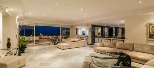 Puerto Banus Villa | Sky Villa