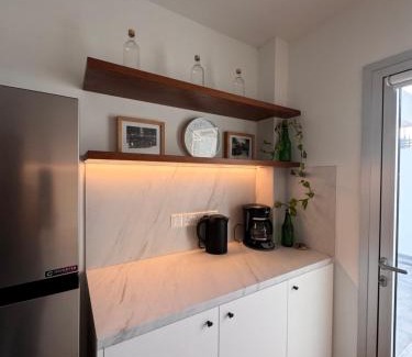 Lykabittos Apartment | Skyhigh Urban Apts