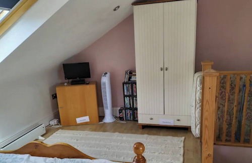 Fareham Apartment | Skylight View - great views- home from home experience- quiet residential area,