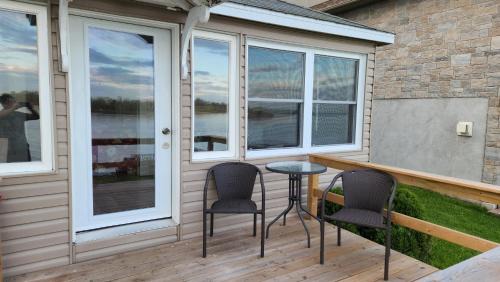 South Glengarry House | Skylight Waterfront home w/amazing view/dock/boat