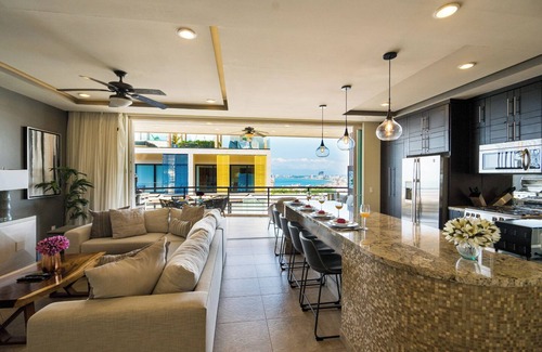 Amapas Condo | Skyline 2B - Amazing Views in the Romantic Zone-S602