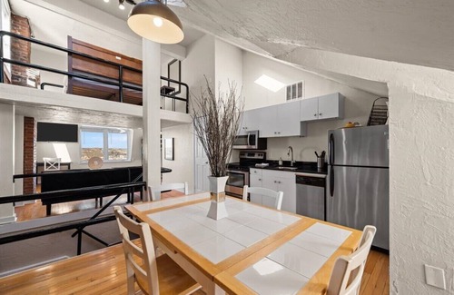 Mount Washington Apartment | Skyline at Your Door - Studio with a View