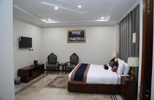 Dhirkot Apartment | Skyline Chairlift View - Patriata New Murree by LMY