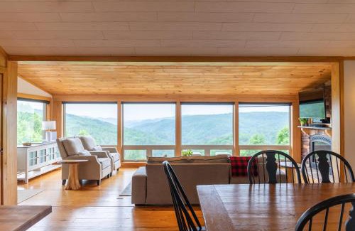 Lenoir House | Skyline Escape