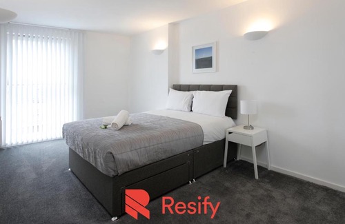 Manchester City Centre Apartment | Skyline Manchester - by Resify