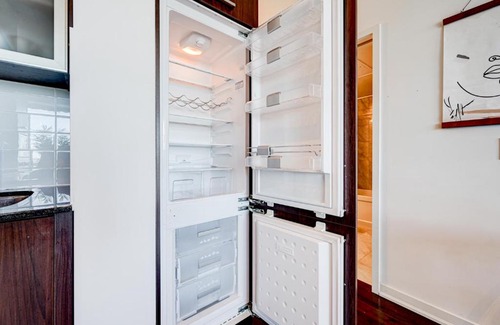 Toronto Entertainment District Apartment | SkyTree Modern Suites