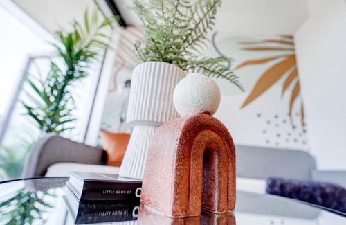 Toronto Entertainment District Apartment | SkyTree Modern Suites