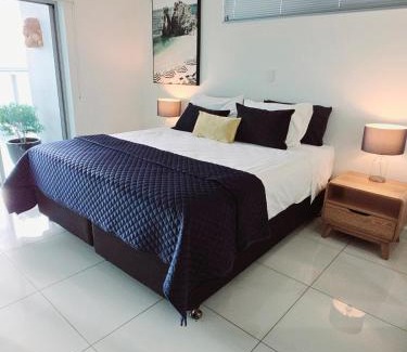 Darwin City Centre Apartment | Skyview 2 bathroom Sub-Penthouse Harbour Views