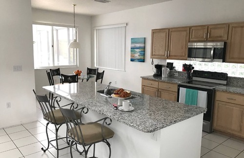 Sunset Lakes House | SL001 Huge 5 BR, 3.5 bath private pool home with spa