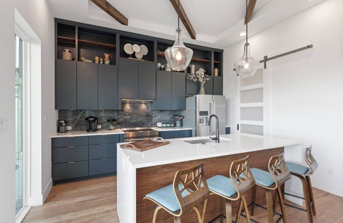 Apache Shores House | Sleek and Modern Home in Austin - 30 Day+ Rental