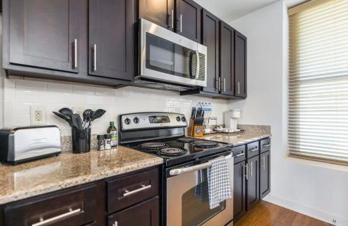 Macon Apartment | Sleek Apt in Historic DT Macon