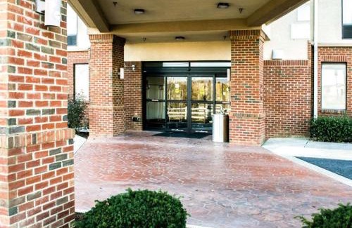 Lexington Hotel | Sleep Inn & Suites Virginia Horse Center