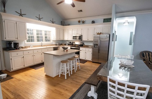 Edisto Island House | Sleeps 14! Open Floor Plan, Extremely Clean Home. Only 2 Blocks to the Beach!