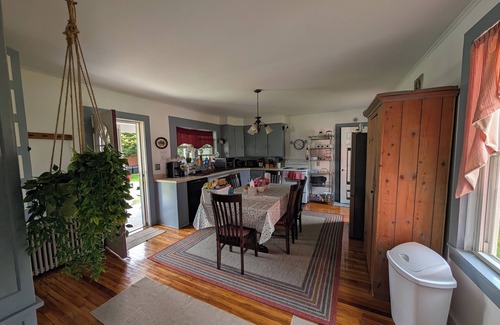 Cooperstown House | Sleeps 20! Spacious! spotless! Just 1 minute to CDP, Near restaurants and shops!