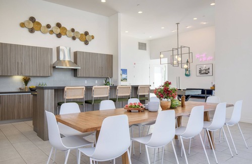 La Quinta House | Sleeps 40 | 3 Luxe Villas next to Empire Polo Club | Putting Green & Pickleball