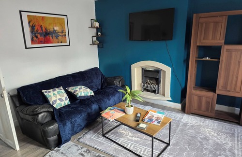 Clayton House | Sleeps 6 Manchester