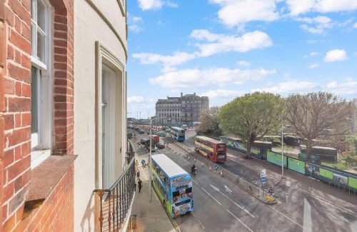 Brighton City Centre Apartment | Slice of Brighton With Seaviews By My Getaways