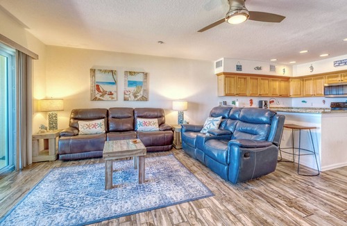 Independence Square Condo | SMACK ON THE BEACH! OCEANSIDE CONDO.