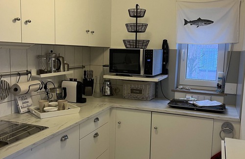 Wintersburg House | Small house with a large garden