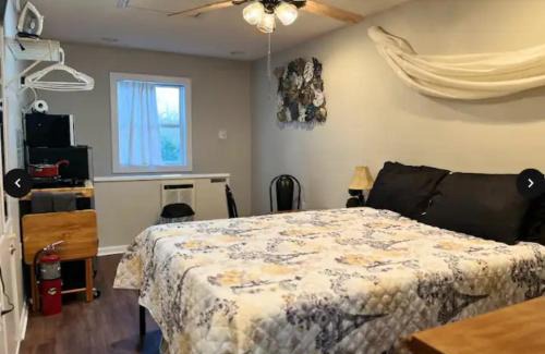 Elizabeth City House | Small private get away, tiny home garage studio apartment