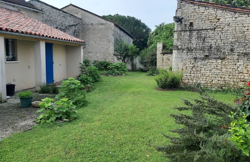 Vouharte House | Small quiet house in the countryside