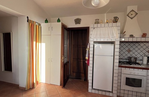 Macari House | Small 'rustic' holiday house with stunning view