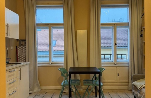 Vrsovice Apartment | Small studio in hipster neighborhood