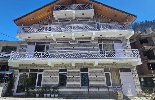 Burwa Hotel | Snow Range Retreat