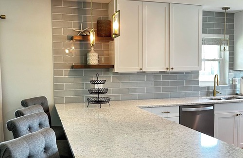 Bayshore Gardens House | Snowbird-Ready 2BR/2BA – 55+ Community 6 Miles to Anna Maria Island Beaches