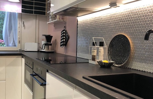 Rovaniemi Apartment | SnowCrystal home jacuzzi and sauna