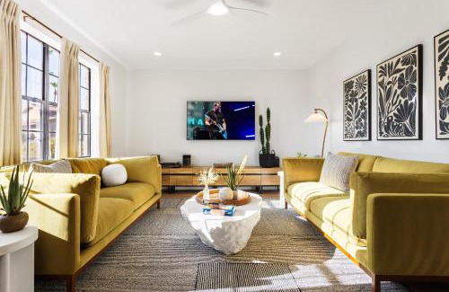 Santiago House | Solara - Pool & Spa - Mins to Scottsdale Quarter