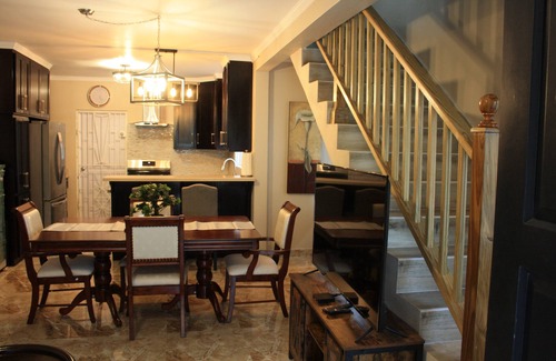 Priory House | Soleil Palm View Villa