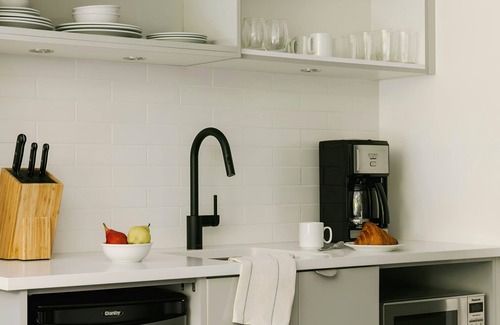 West End Apartment | Sonder by Marriott Bonvoy Revival Apartments English Bay