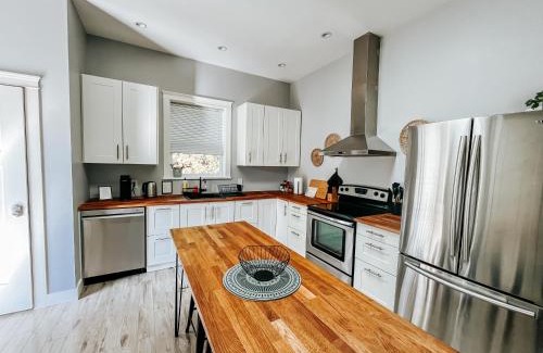 Otter Point Villa | Sooke Getaway - Relax & Recharge in Nature, Private 7min to Sooke