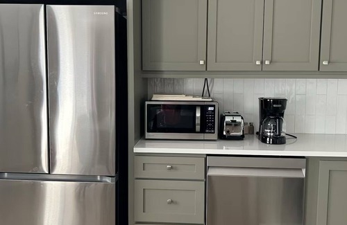 Federal Way Apartment | Soothing 2-bedroom apartment with AC in Federal Way