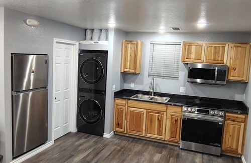San Marcos Cabin | Soothing lodge with AC in San Marcos - 3 bedrooms available