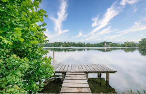 Wessling Hotel | Sopherl am See - Frühstück auf der Seeterrasse, sehr ruhig und wunderschön am See, 3 Minuten nach Oberpfaffenhofen, viele Radtouren, Restaurants & Cafes in der Umgebung