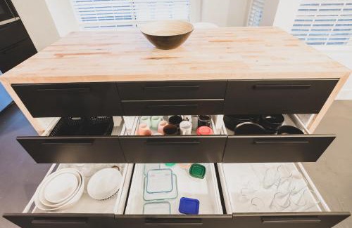 The Colony Villa | Sophisticated Minimalist Modern Home w/pool and spa