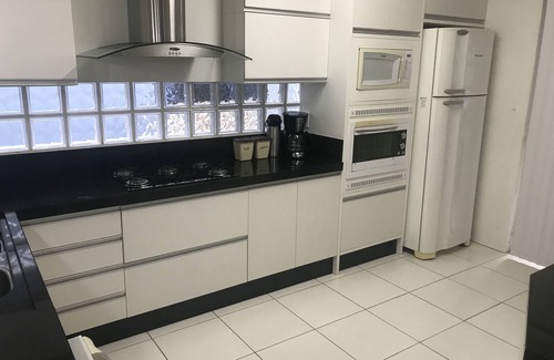 Centro House | SOUND/17 PEOPLE/5 BEDROOMS/4 VACANTS/AIR/POOL/BATHROOM/2 KITCHEN/2-ROOMS