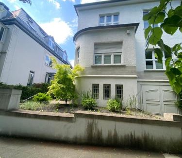 Hochschulviertel Apartment | Souterrain Wohnung in einer Stadtvilla