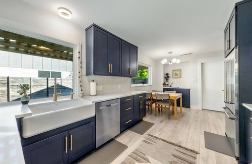 East Congress Apartment | South ATX Home - Pool - Sauna - Parking - Sleeps 6