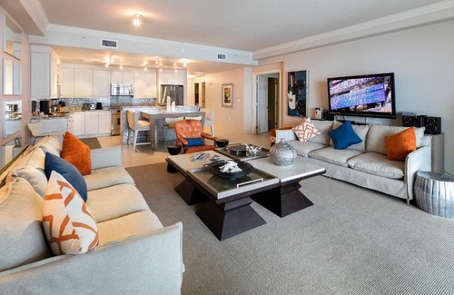 Seven Mile Beach Apartment | South Bay Beach Club Villa 24