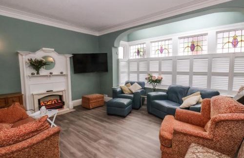 Bridlington House | South Bay Beach House