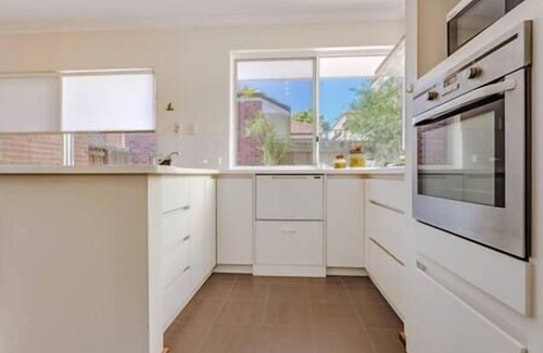 Claremont House | South Claremont Private Villa