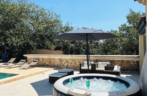 Brignoles Condo | South-facing villa with pool and jacuzzi for an unforgettable stay.