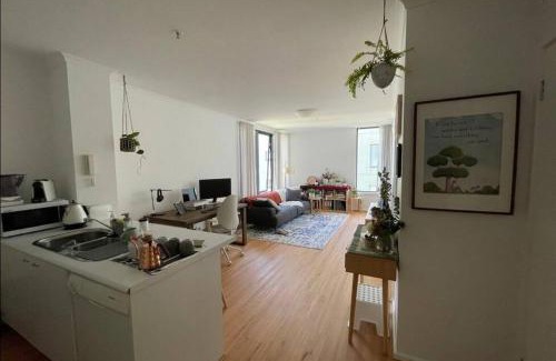 South Melbourne Apartment | South Melbourne Central 1BR - 106